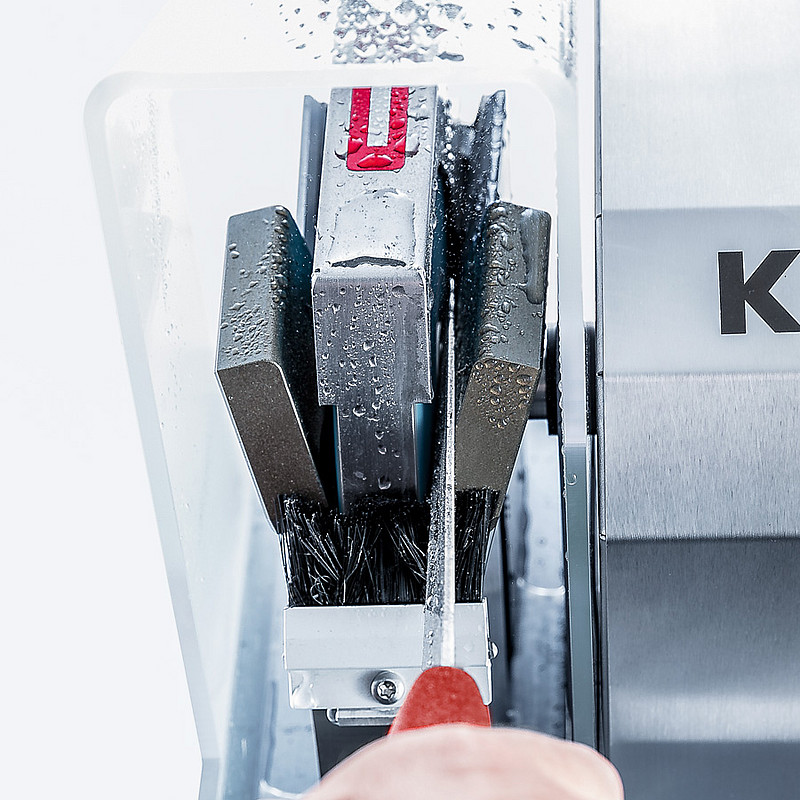 Sharpening hand knives